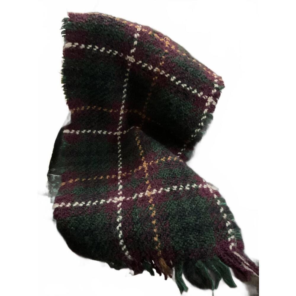 Cozy Plaid Women's  Wool Scarf - Warm & Stylish Accessory